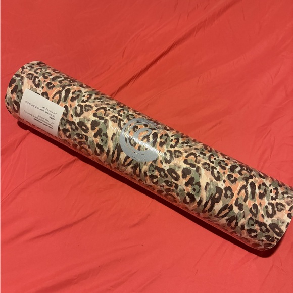 NEW JOHNNY WAS Calme Yoga Mat & Carrying Bag Set - Picture 5 of 8